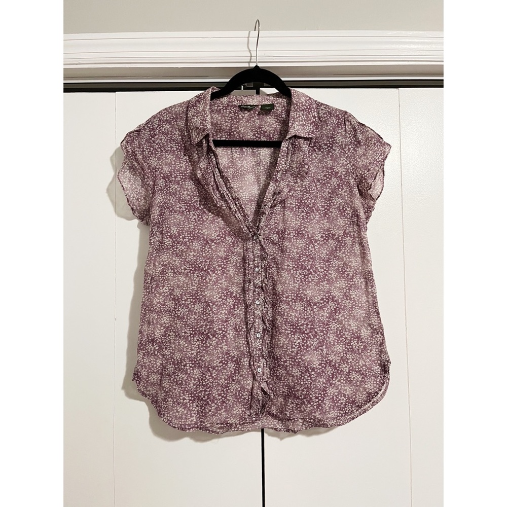 Eddie Bauer Purple and White Floral V-Neck Ruffled Button-Up Medium Blouse